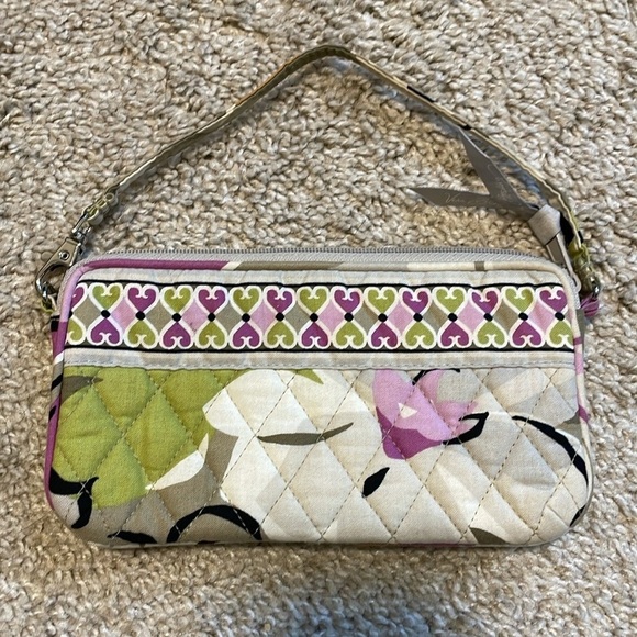 Vera Bradley Wristlet In Portobello Road Inside Zipper Pocket And 4 Card Slots - Picture 1 of 10